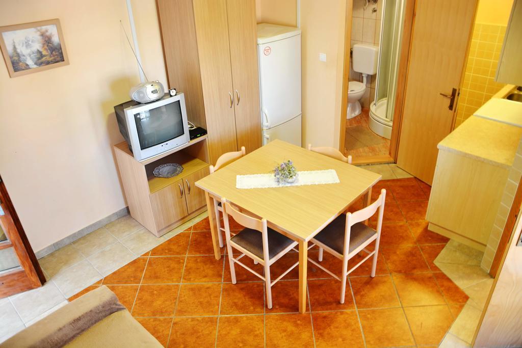 Apartments Joza Вир Экстерьер фото